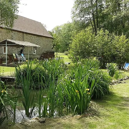 Le Clos Du Buisson Homestay *