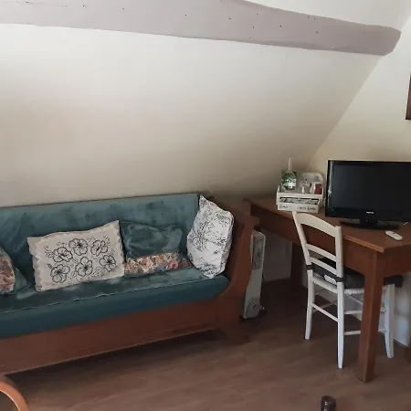 Le Clos Du Buisson Homestay Saint-Julien-de-la-Liegue