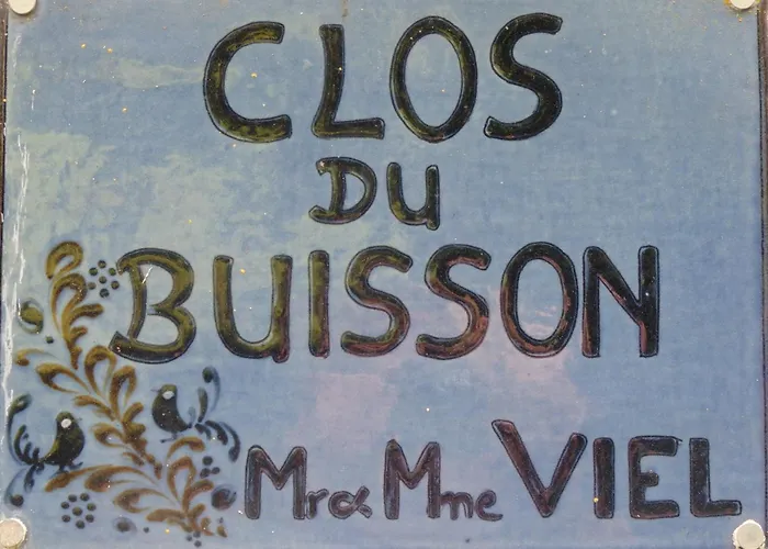 Le Clos Du Buisson ホームステイ Saint-Julien-de-la-Liegue